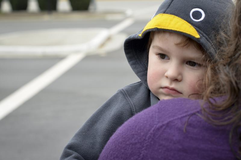 мальчик задумчивый